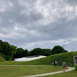 豊島美術館